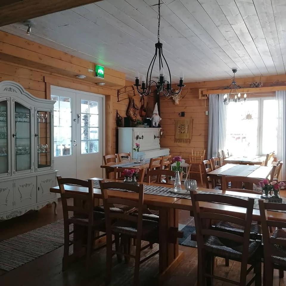 Santa'S Little Village - Hotel Uitonniemi Kemijärvi Εξωτερικό φωτογραφία